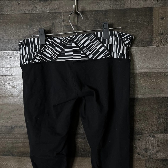 SOLD Lululemon Leggings 12 - Picture 5 of 7